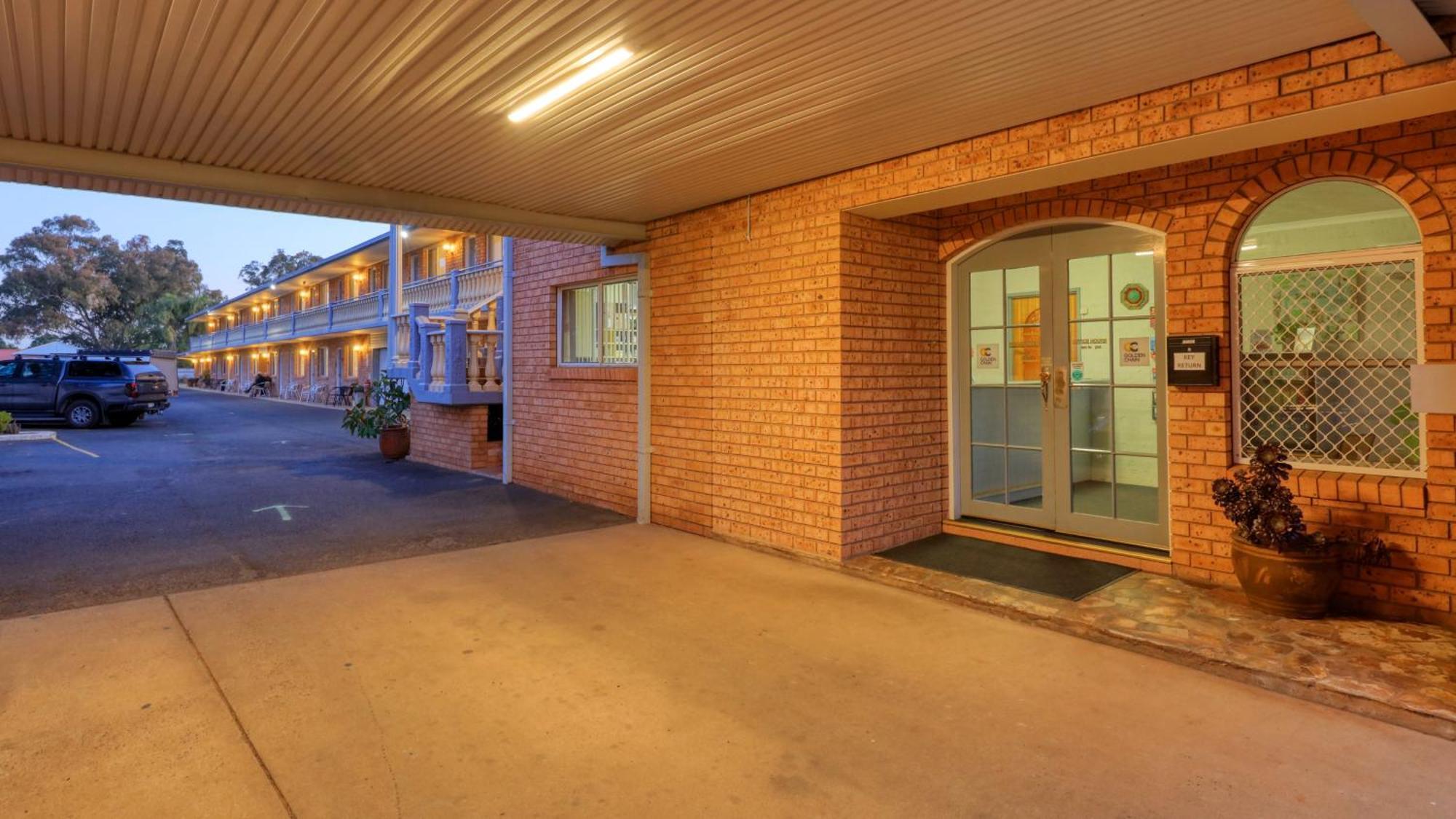 Blue Diamond Motor Inn Даббо Экстерьер фото