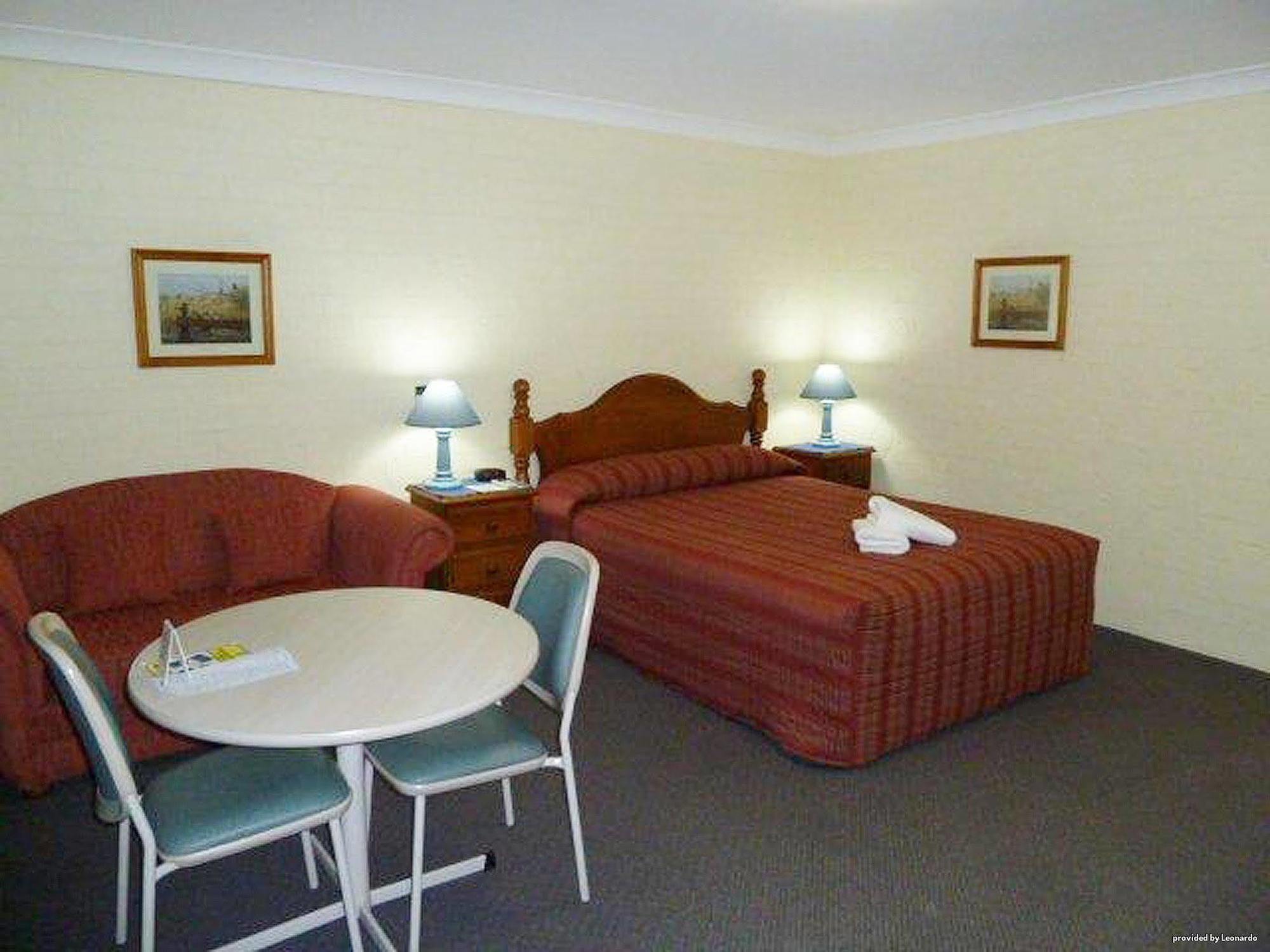 Blue Diamond Motor Inn Даббо Номер фото